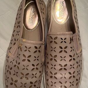 Michael Kors Women's light pink with rose gold accents Slip-On Shoes Size 9